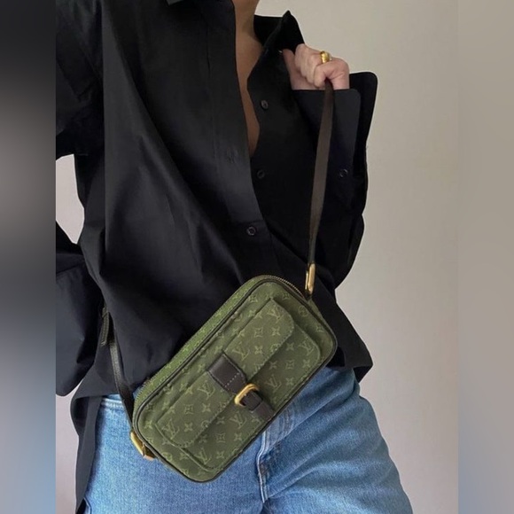 Louis Vuitton Juliette MM Monogram Mini Canvas Handbag - Picture 14 of 14